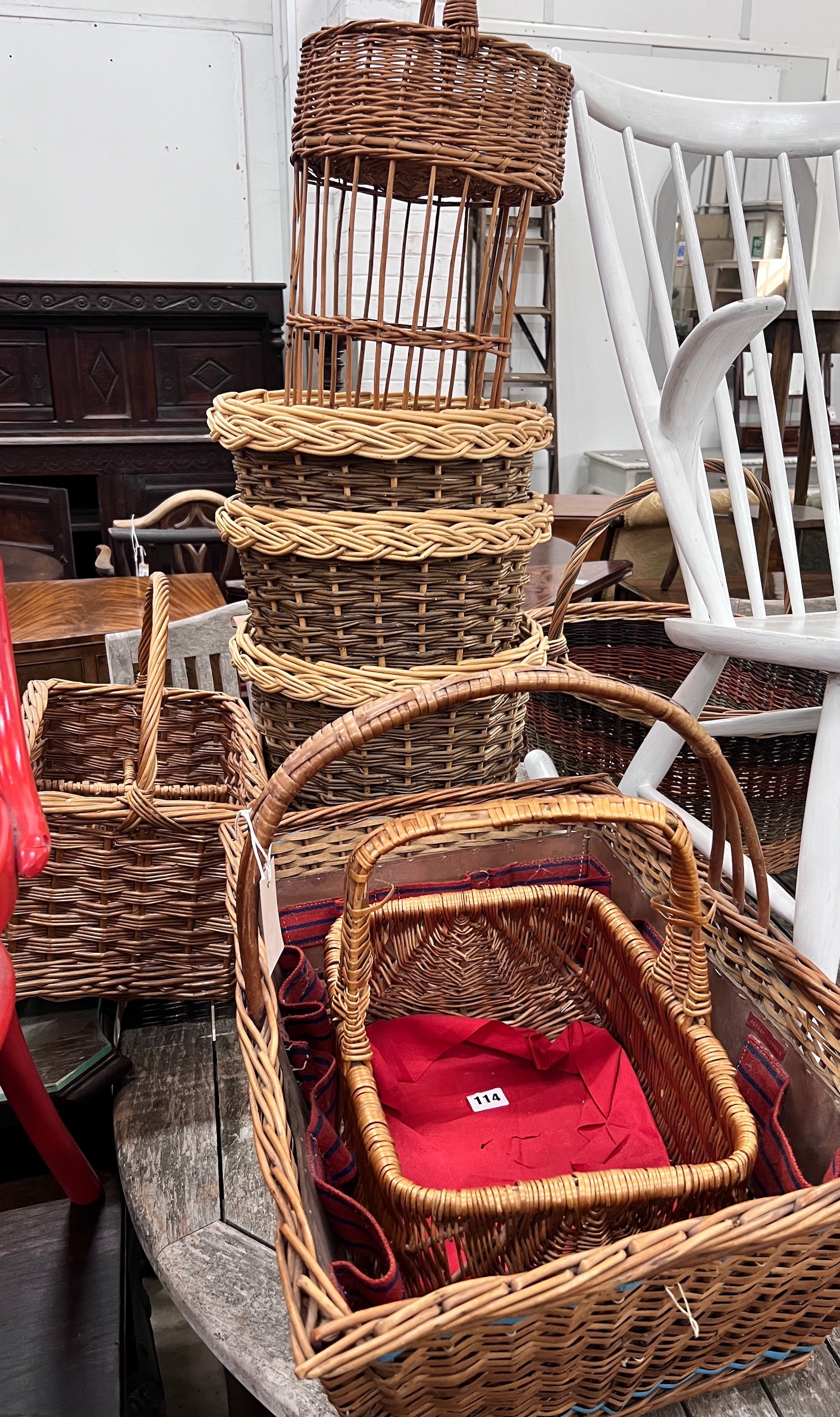 An Asprey horse grooming basket, three waste paper baskets, three picnic baskets and a picnic drinks basket (8) *Please note the sale commences at 9am.